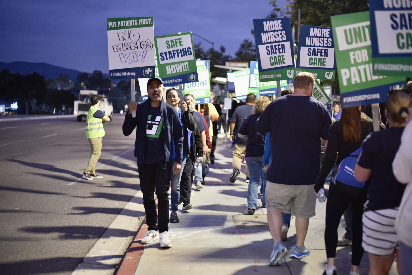 Release Hundreds Of Kaiser Permanentes Registered Nurses Picketed At